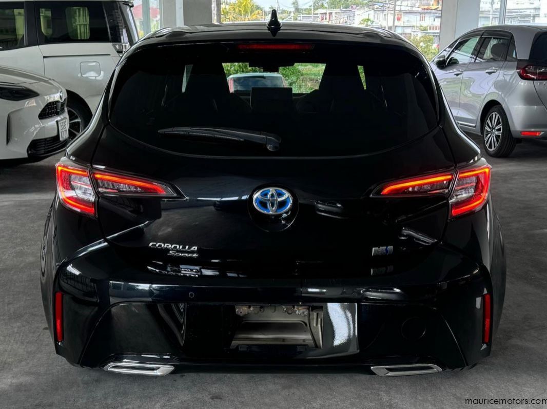 2021 Toyota Corolla Sport GS Hybrid pictures