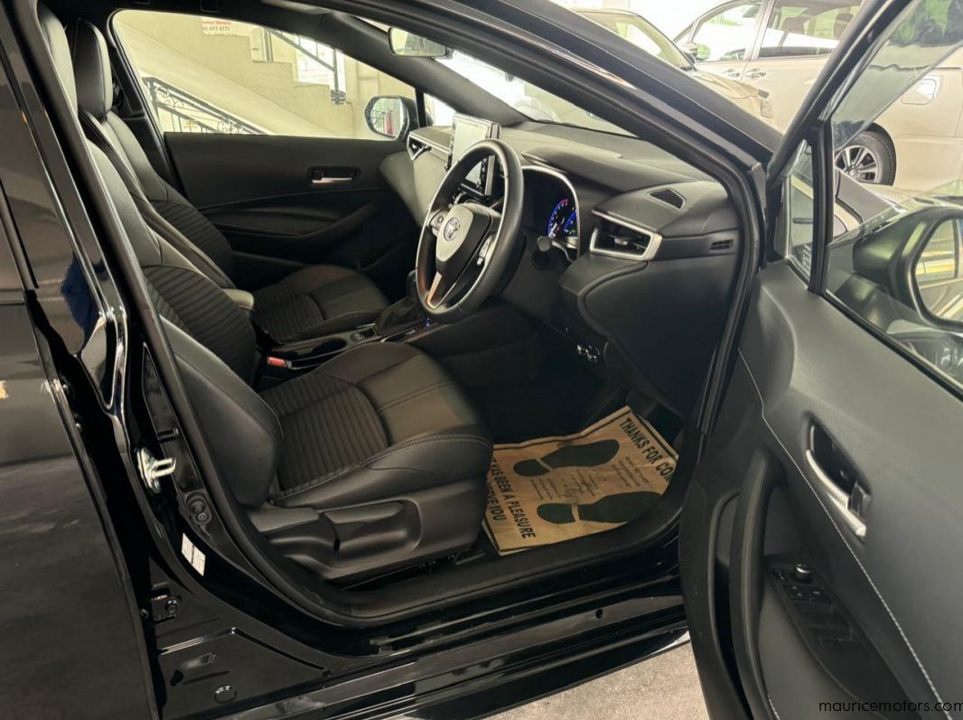 2021 Toyota Corolla Sport GS Hybrid pictures