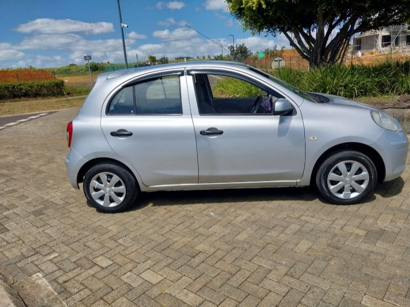 2011 Nissan Micra pictures