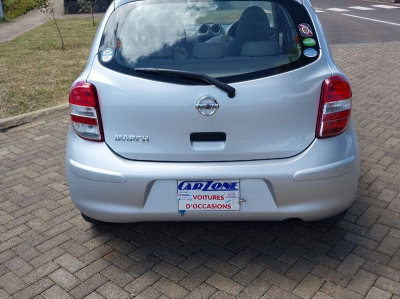 2011 Nissan Micra pictures