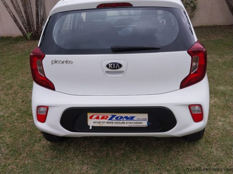 2018 Kia Picanto pictures