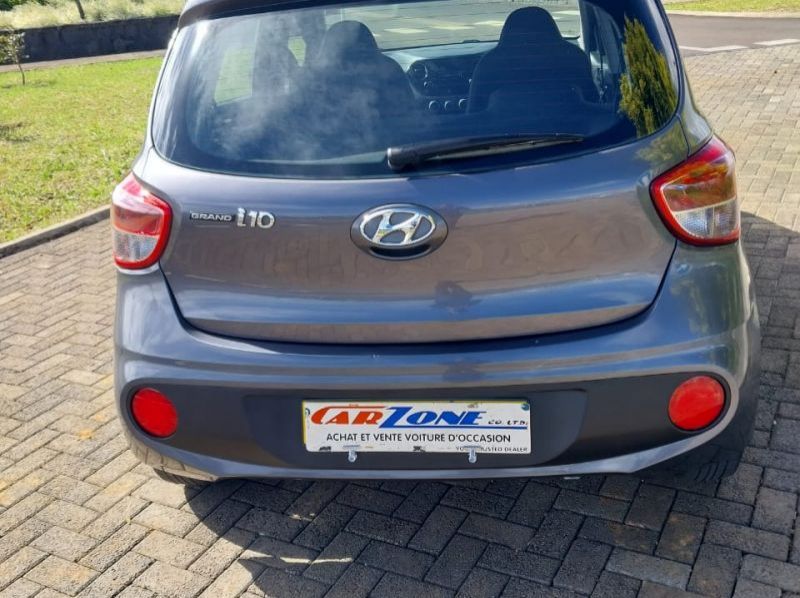 2017 Hyundai Grand i10 pictures