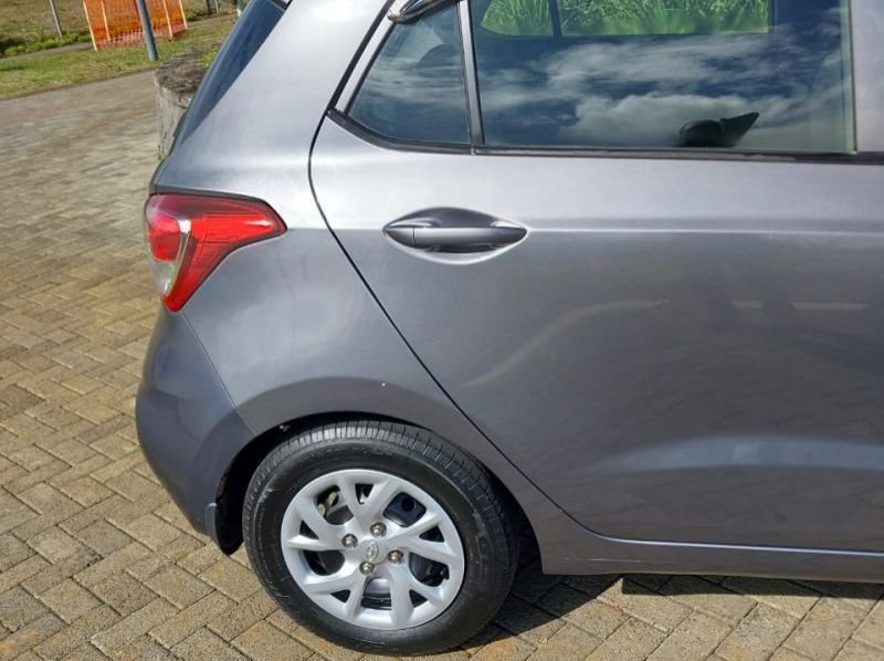 2017 Hyundai Grand i10 pictures