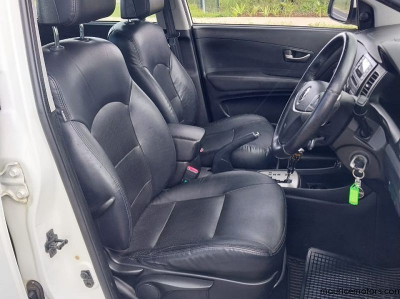 2016 Ssangyong Korando pictures