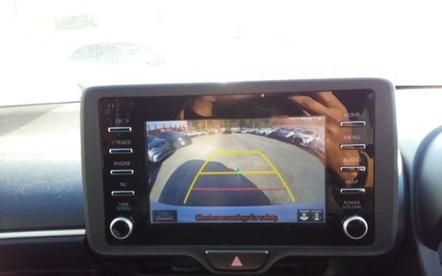 2023 Toyota Yaris HYBRID X photo
