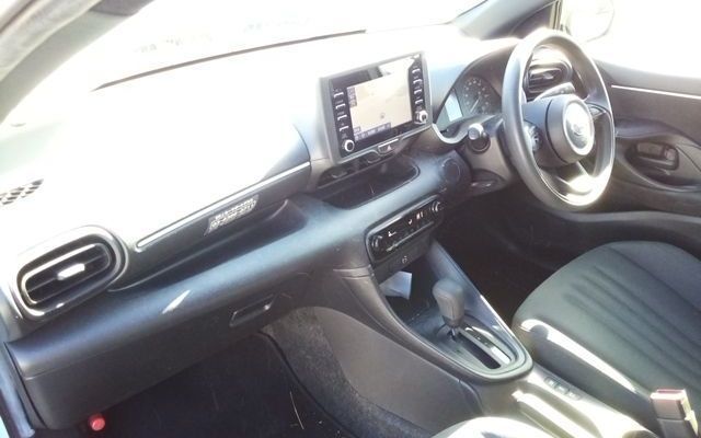 2023 Toyota Yaris X photo