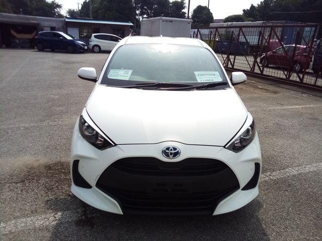 2022 Toyota Yaris HYBRID X photo