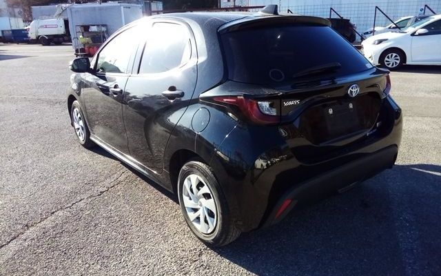 2023 Toyota Yaris X photo