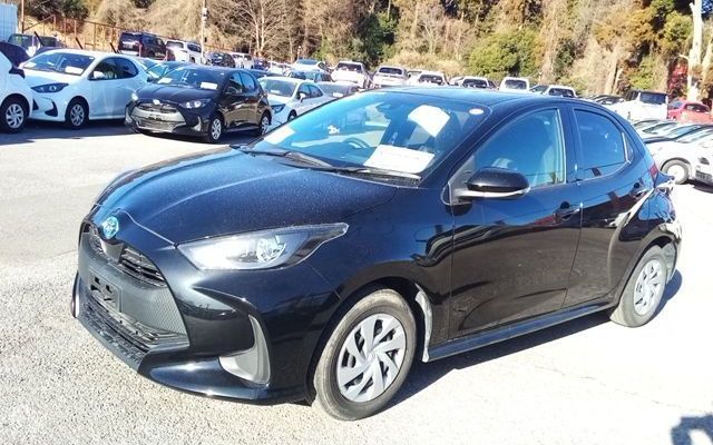 2023 Toyota Yaris X photo