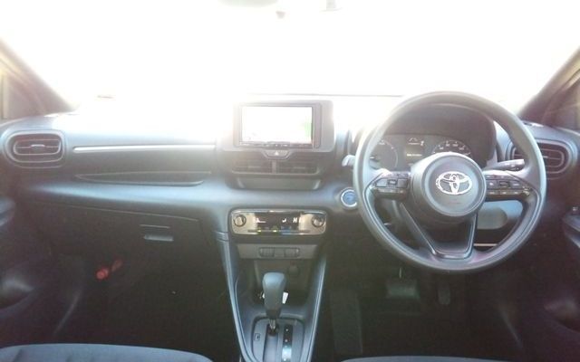 2023 Toyota Yaris X photo