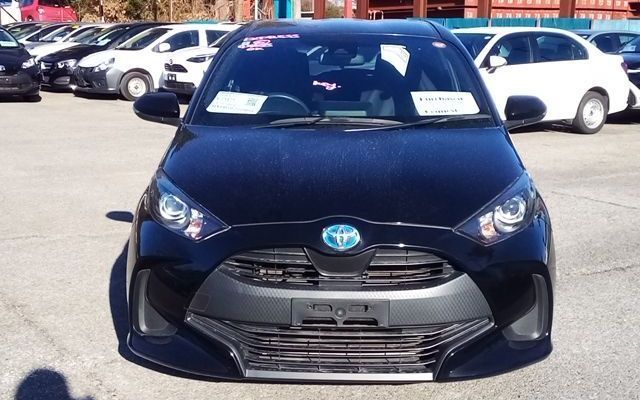 2023 Toyota Yaris X photo