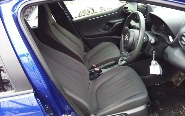 2023 Toyota Yaris X photo