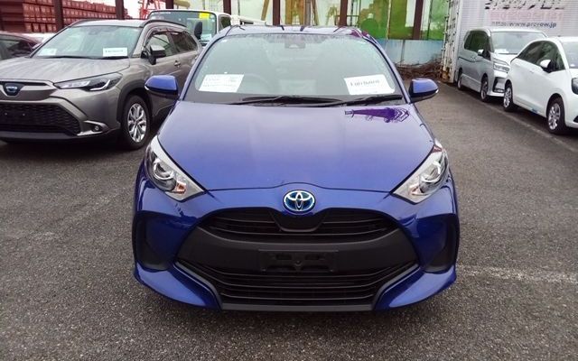 2023 Toyota Yaris X photo