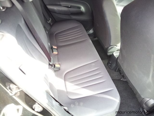 2022 Toyota Aqua X photo