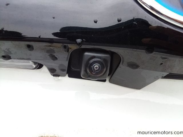 2022 Toyota Yaris HYBRID X photo