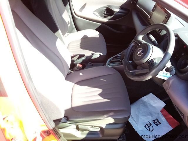 2022 Toyota YARIS HYBRID G photo