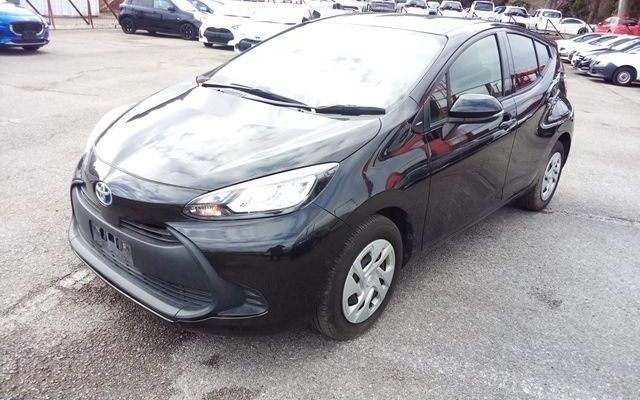 2022 Toyota Aqua X photo