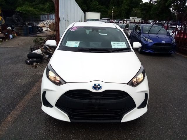 2022 Toyota Yaris HYBRID X photo