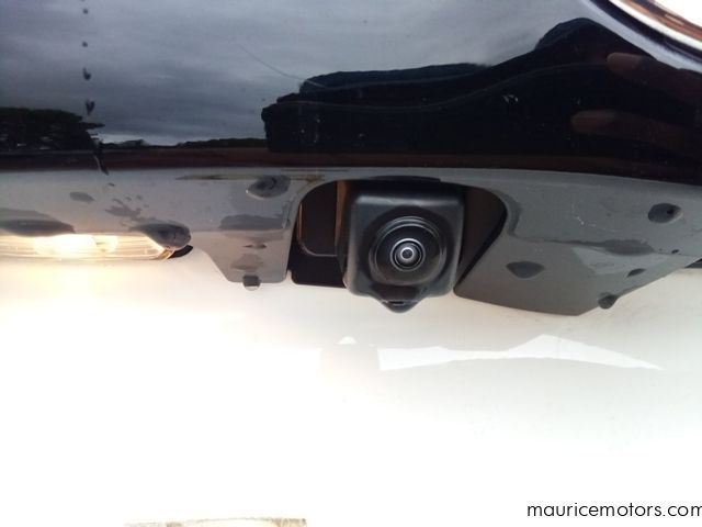 2022 Toyota Yaris HYBRID X photo