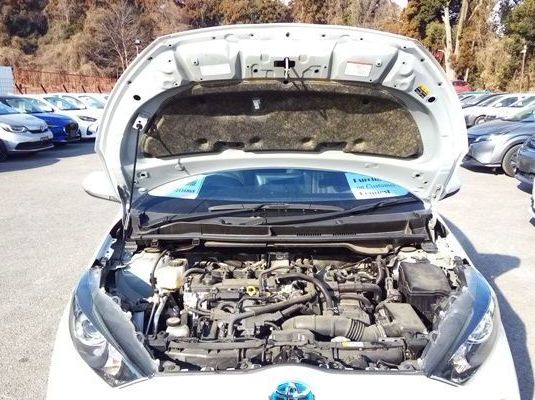 2023 Toyota Yaris HYBRID X pictures