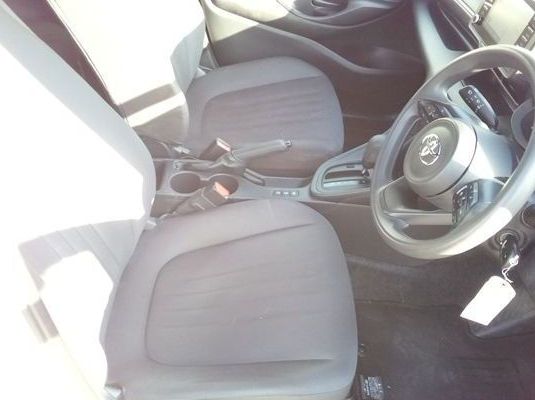2023 Toyota Yaris HYBRID X pictures