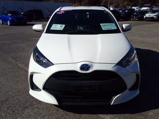2023 Toyota Yaris  X pictures