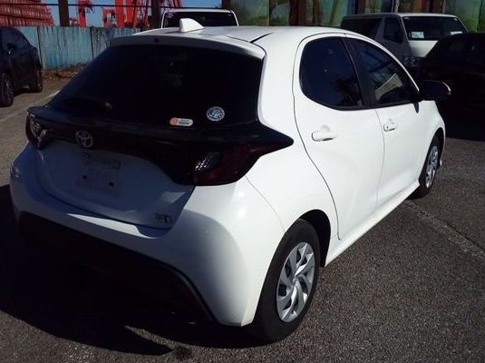 2023 Toyota Yaris  X pictures