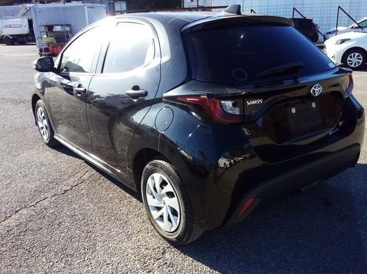 2023 Toyota Yaris  X pictures