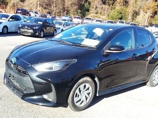 2023 Toyota Yaris  X pictures