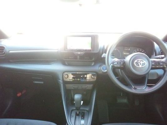 2023 Toyota Yaris  X pictures