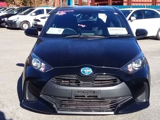 2023 Toyota Yaris  X pictures