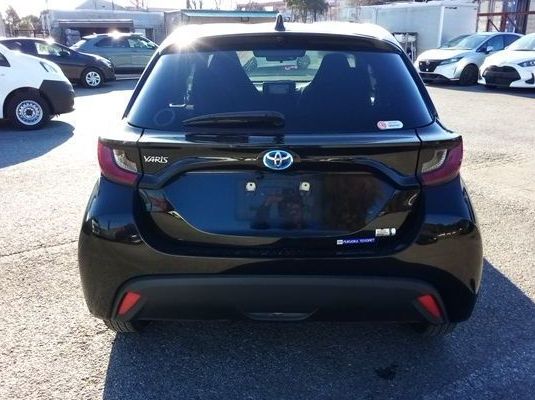 2023 Toyota Yaris  X pictures