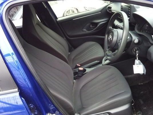 2023 Toyota Yaris  X pictures