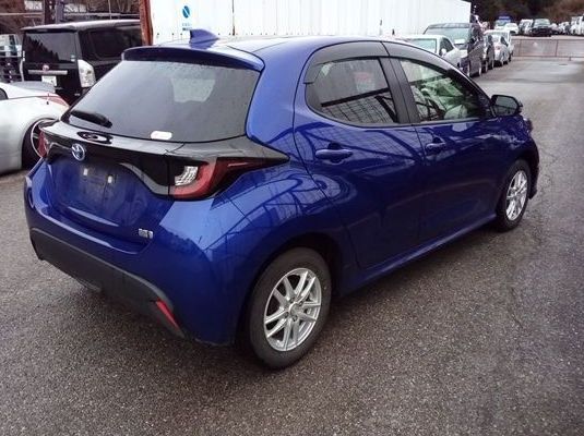2023 Toyota Yaris  X pictures