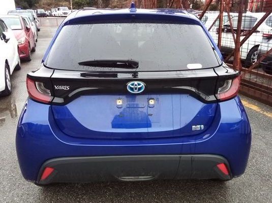 2023 Toyota Yaris  X pictures
