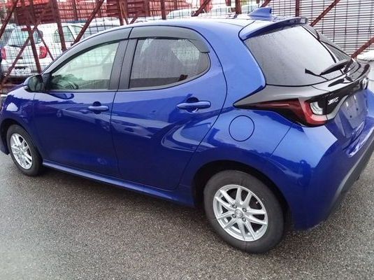 2023 Toyota Yaris  X pictures
