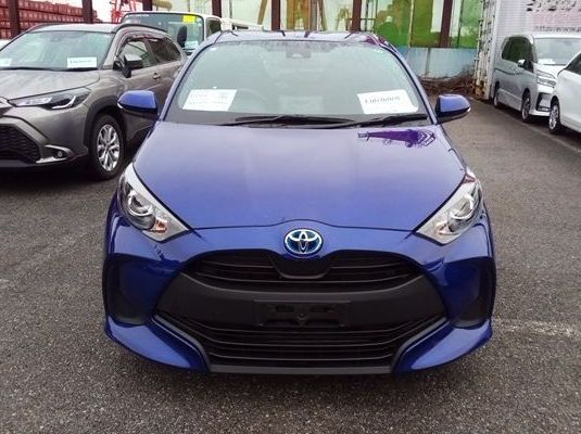 2023 Toyota Yaris  X pictures