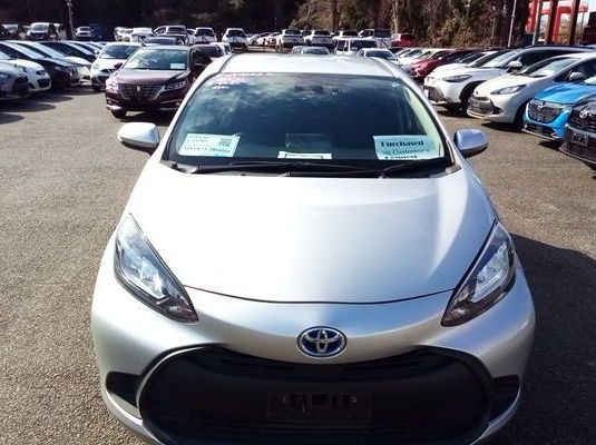 2022 Toyota Aqua X pictures