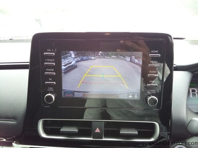 2022 Toyota Aqua X pictures