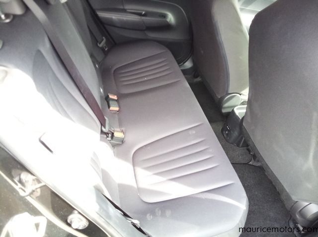 2022 Toyota Aqua X pictures