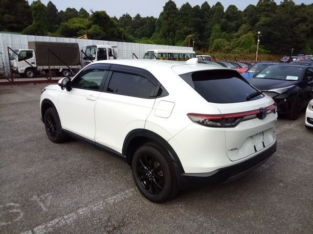 2022 Honda Vezel e:HEV X pictures