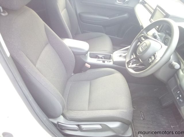 2022 Honda Vezel e:HEV X pictures