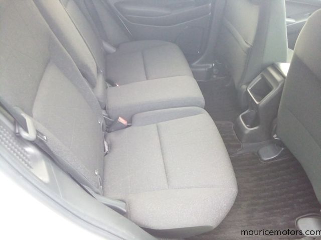 2022 Honda Vezel e:HEV X pictures