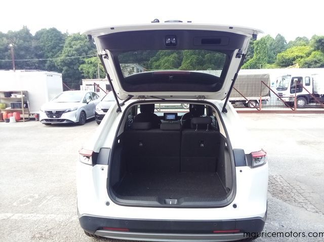 2022 Honda Vezel e:HEV X pictures