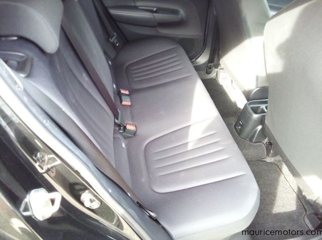 2022 Toyota Aqua X pictures