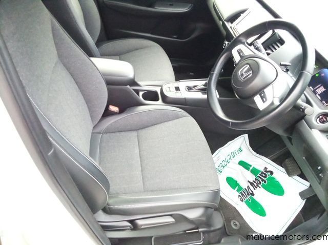 2023 Honda fit e:HEV HOME pictures