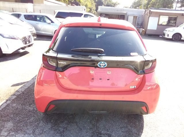 2022 Toyota YARIS HYBRID G pictures