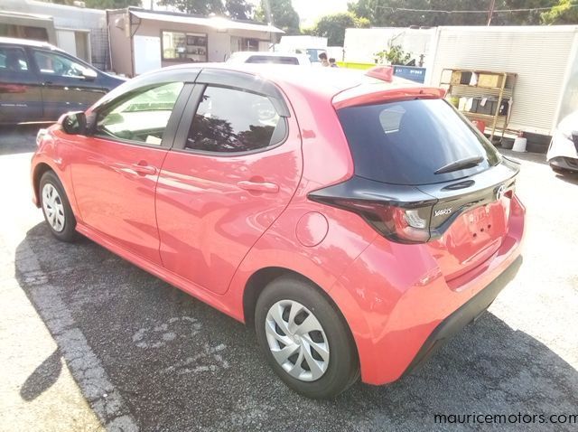 2022 Toyota YARIS HYBRID G pictures