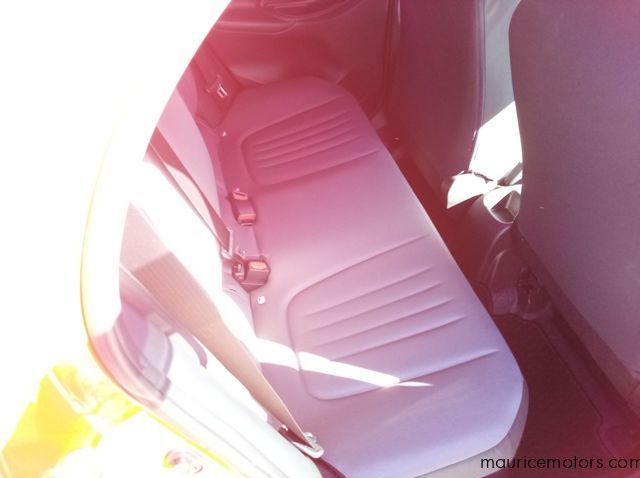 2022 Toyota YARIS HYBRID G pictures