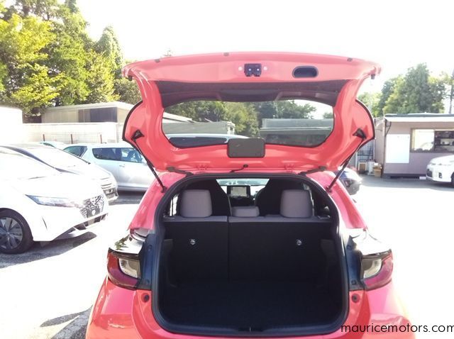 2022 Toyota YARIS HYBRID G pictures